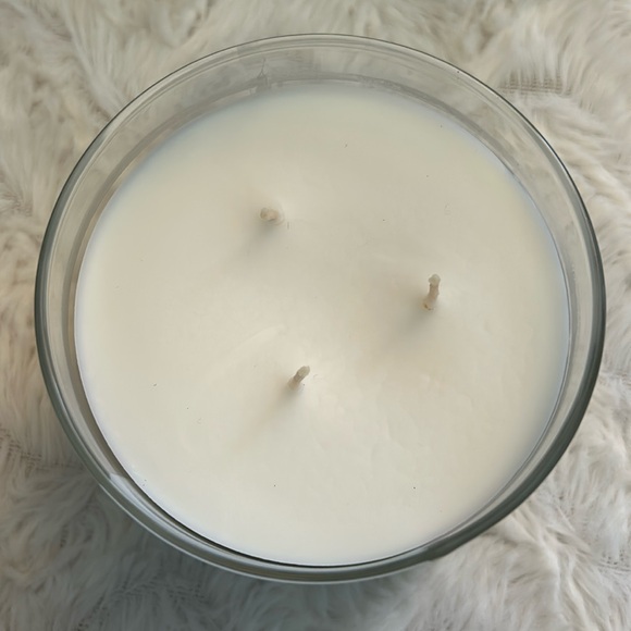 NEW Bath & Body Works Aromatherapy Stress Relief Candle - Eucalyptus & Spearmint - Picture 4 of 5